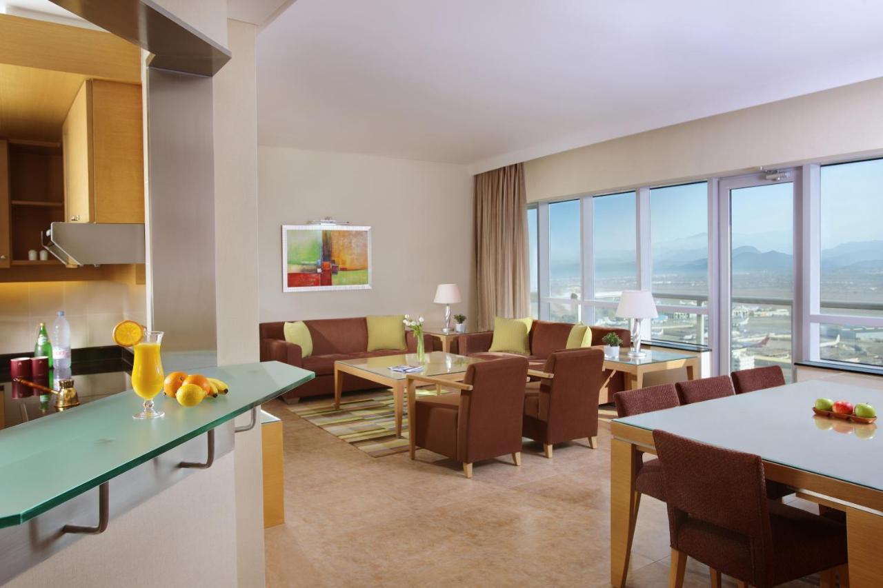 Nour Arjaan By Rotana-Fujairah Hotel Ресторант снимка